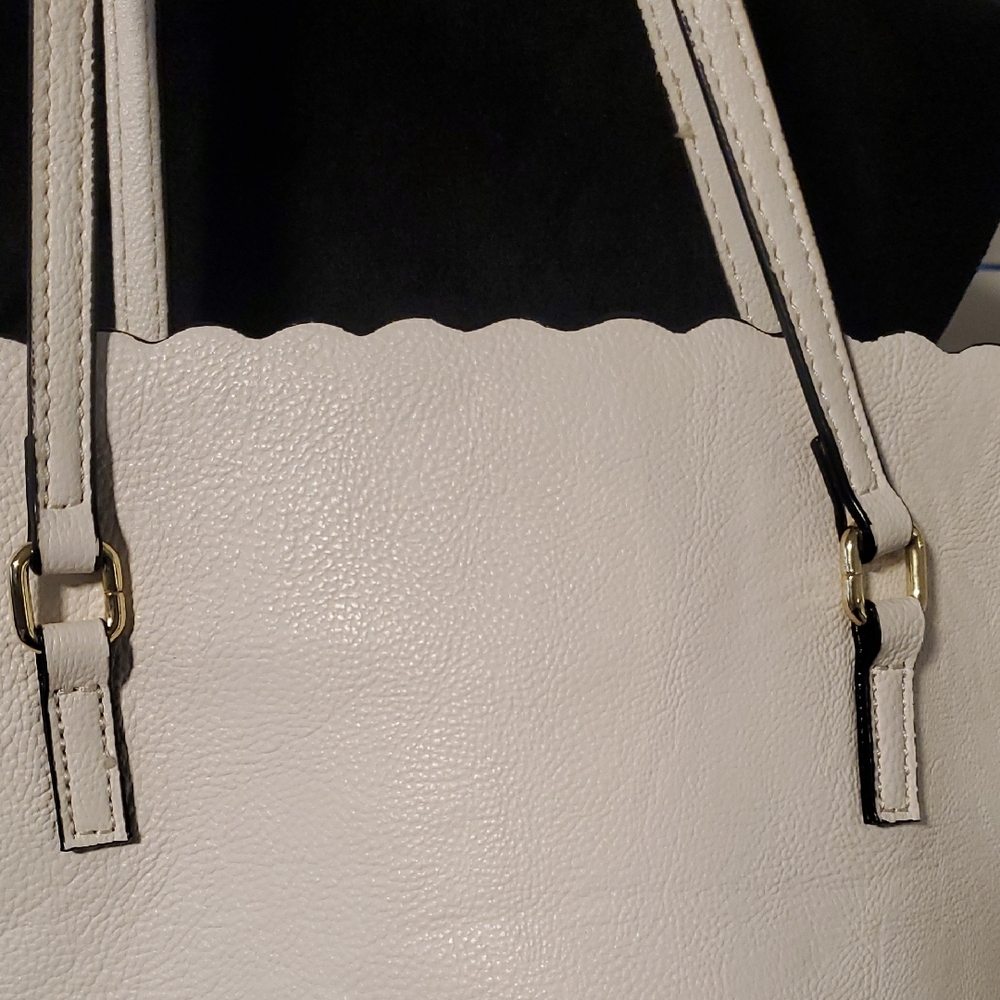 Betsey Johnson White Large Tote Bag with Gold Accents - Picture 3 of 14